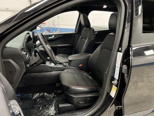 2023 Ford Escape ST-Line Elite