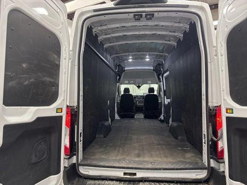 Oxford White 2024 Ford Transit-250 Base