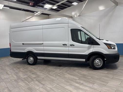 Oxford White 2024 Ford Transit-250 Base