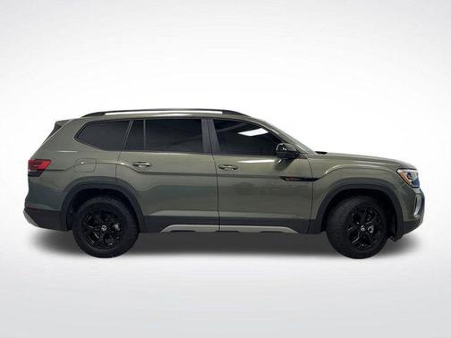 2024 Volkswagen Atlas 2.0T SE w/Technology 4MOTION