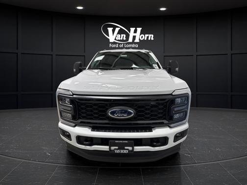 Oxford White 2024 Ford F-250 XL