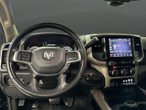 2020 RAM 2500 Laramie Crew Cab 4X4 6'4' Box