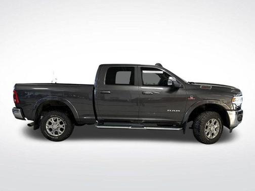 2020 RAM 2500 Laramie Crew Cab 4X4 6'4' Box