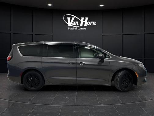 2018 Chrysler Pacifica L