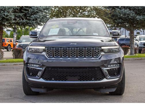 2022 Jeep Grand Cherokee Summit
