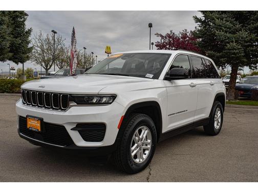 2024 Jeep Grand Cherokee Laredo
