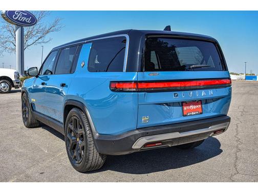2023 Rivian R1S Adventure Quad Motor Large Pack
