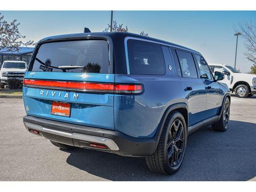 2023 Rivian R1S Adventure Quad Motor Large Pack