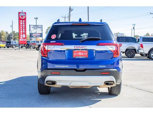 2023 GMC Acadia SLT