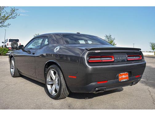 2015 Dodge Challenger SXT
