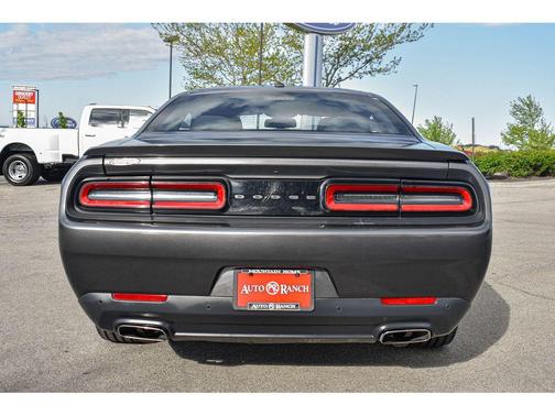 2015 Dodge Challenger SXT