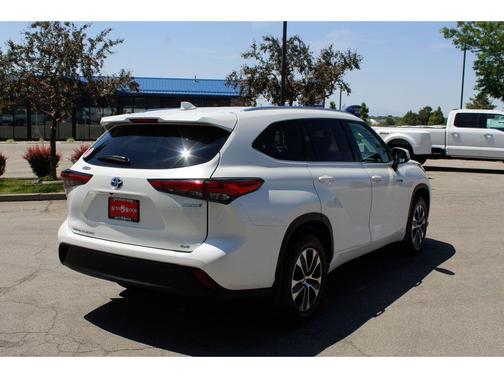 2021 Toyota Highlander Hybrid XLE
