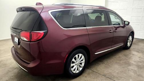 2018 Chrysler Pacifica Touring-L