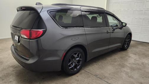 2018 Chrysler Pacifica Touring Plus
