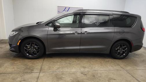 2018 Chrysler Pacifica Touring Plus