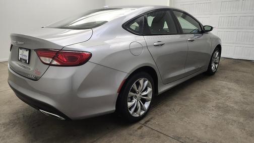 2016 Chrysler 200 S