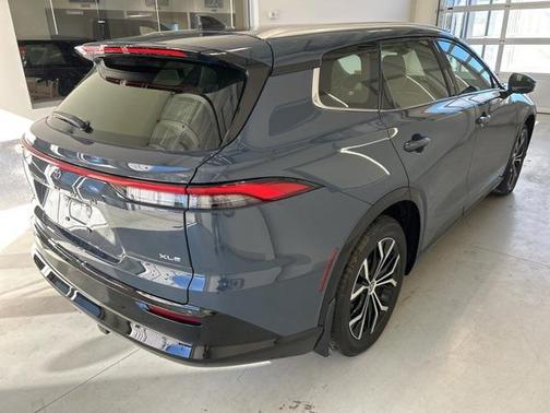 2025 Toyota Crown Signia XLE