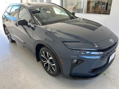 2025 Toyota Crown Signia XLE