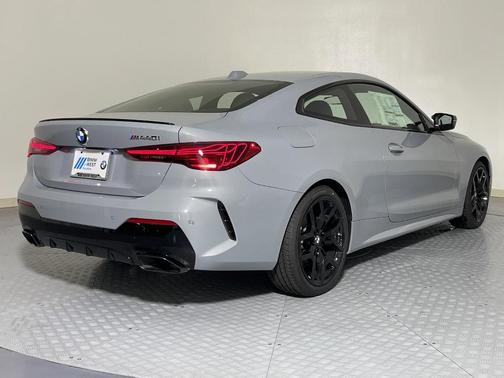 2025 BMW M440 i