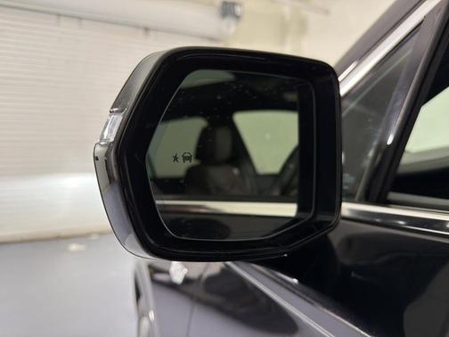 Stellar Black Metallic 2020 Cadillac XT6 Premium Luxury FWD