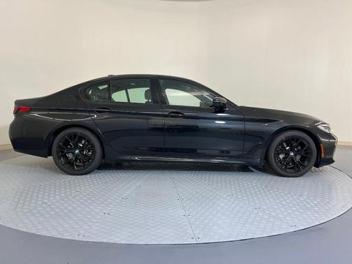 2022 BMW 530 i