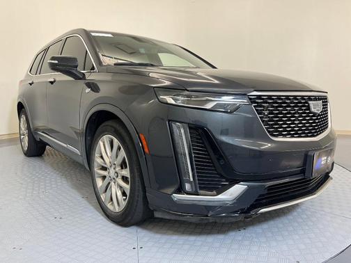 2022 Cadillac XT6 Premium Luxury FWD