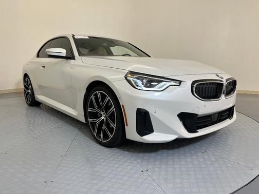 2024 BMW 230 i