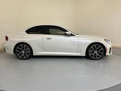 2024 BMW 230 i