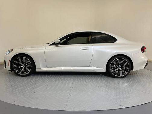2024 BMW 230 i