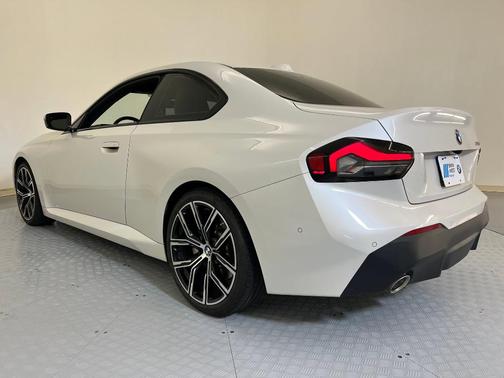 2024 BMW 230 i