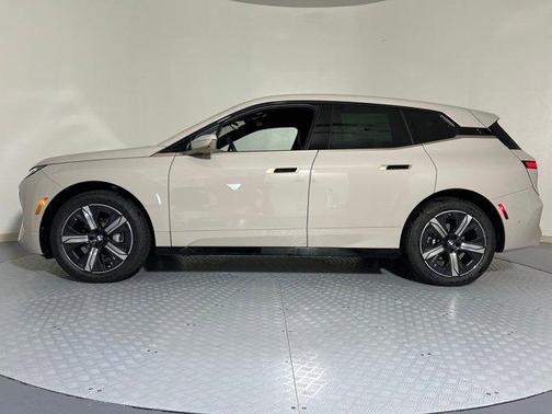 2026 BMW iX xDrive60