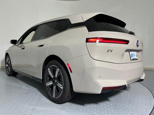 2026 BMW iX xDrive60