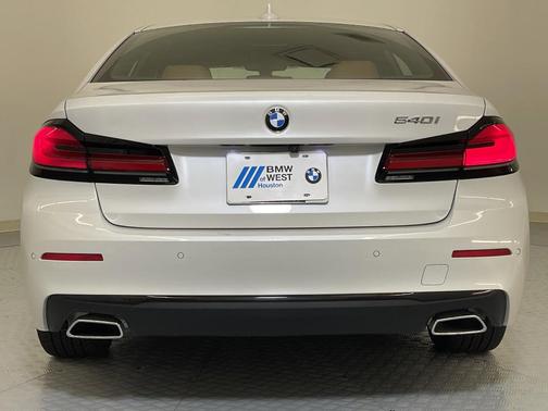 2022 BMW 540 i