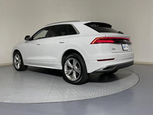 2023 Audi Q8 55 Premium Plus