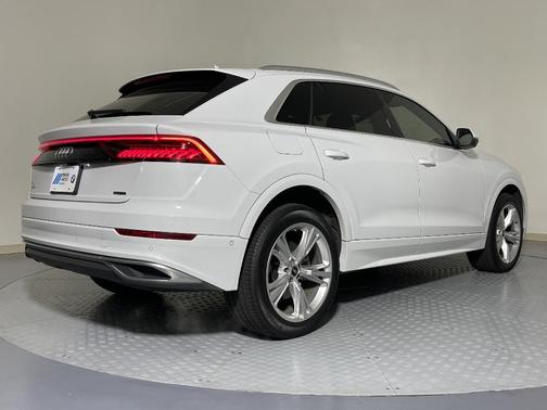 2023 Audi Q8 55 Premium Plus
