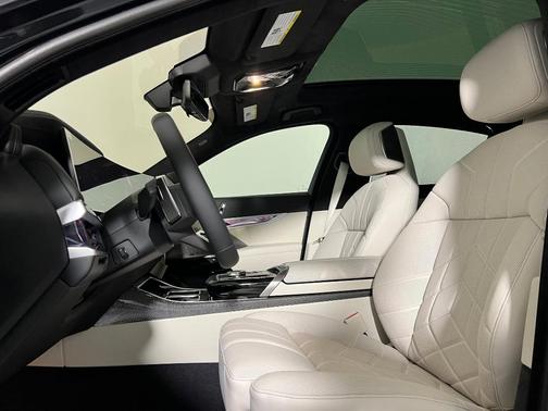 2026 BMW 760 760i xDrive