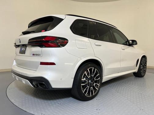 2024 BMW X5 M60i