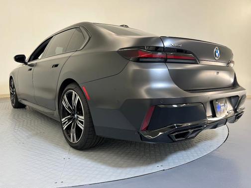 2023 BMW 760 760i xDrive