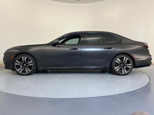 2023 BMW 760 760i xDrive
