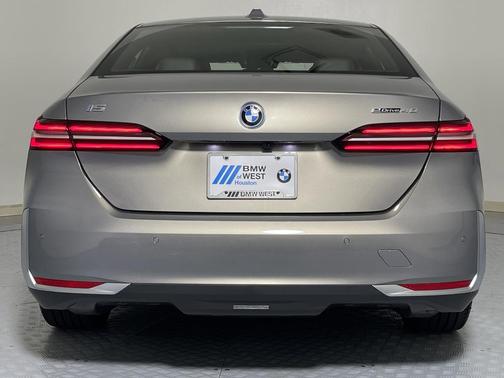 2026 BMW i5 eDrive40