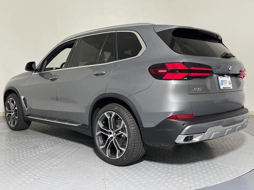 Gray Metallic 2026 BMW X5 sDrive40i