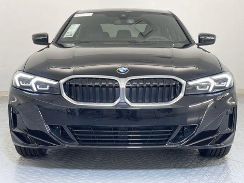 2025 BMW 330 i xDrive