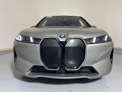 2026 BMW iX xDrive60