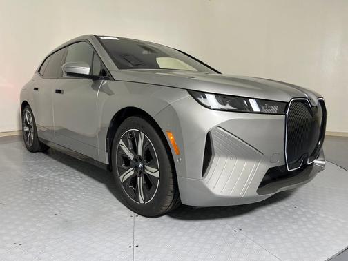 2026 BMW iX xDrive60