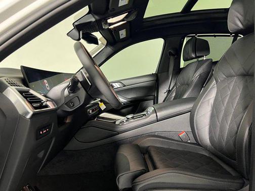 2026 BMW X6 M60i