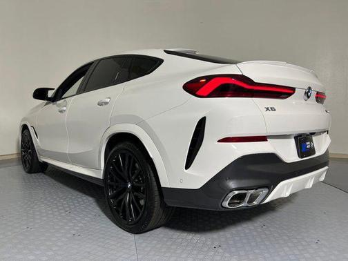 2026 BMW X6 M60i
