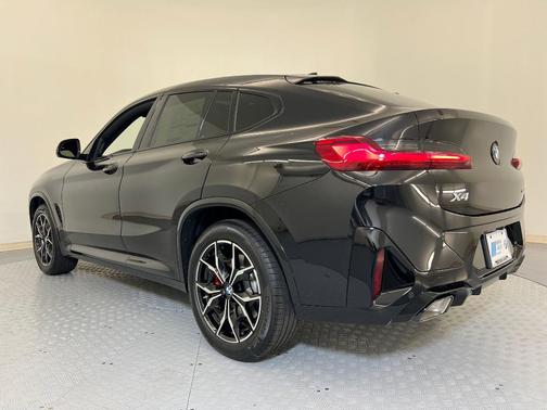 2025 BMW X4 xDrive30i