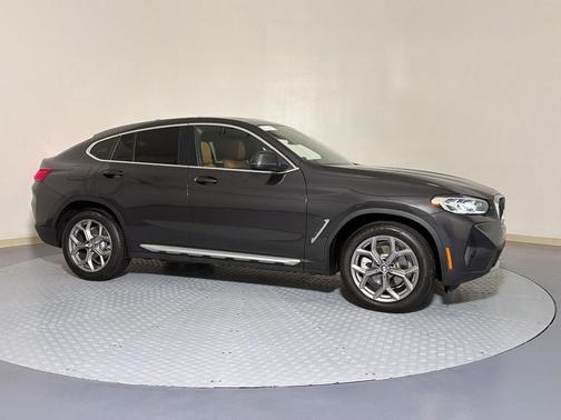 Gray 2025 BMW X4 xDrive30i