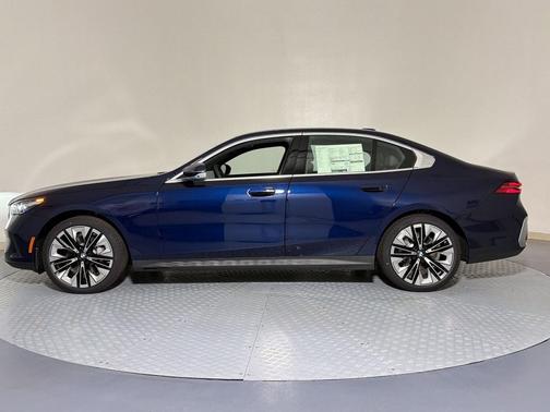 Tanzanite Blue II Metallic 2026 BMW 530 i xDrive