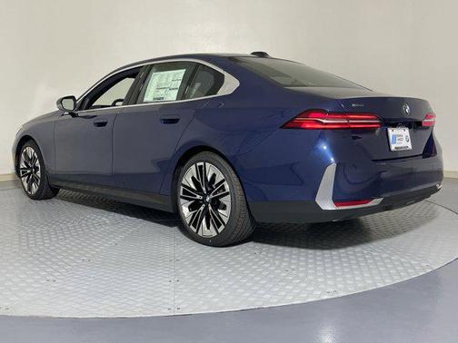 2026 BMW 530 i xDrive